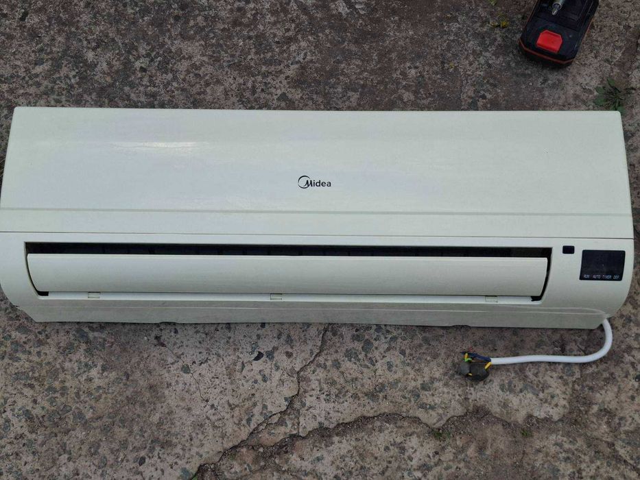 Продам кондиціонер б/в Midea MSG-09HR на площу до 25м2 в хорошому стані, робочий