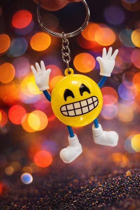 Brelok emoticon emota z nóżkami