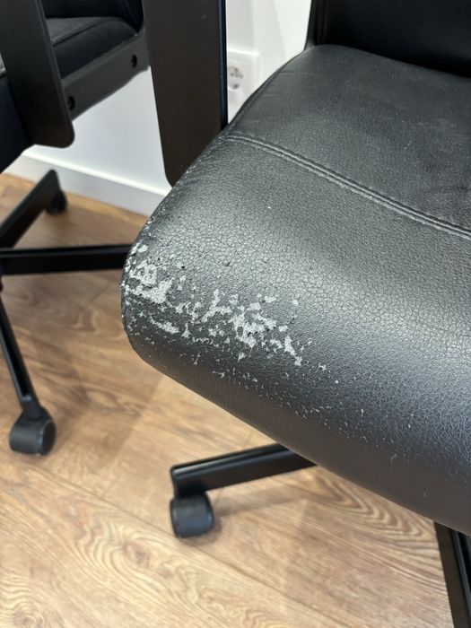 Duas cadeiras escritório Ikea Millberget