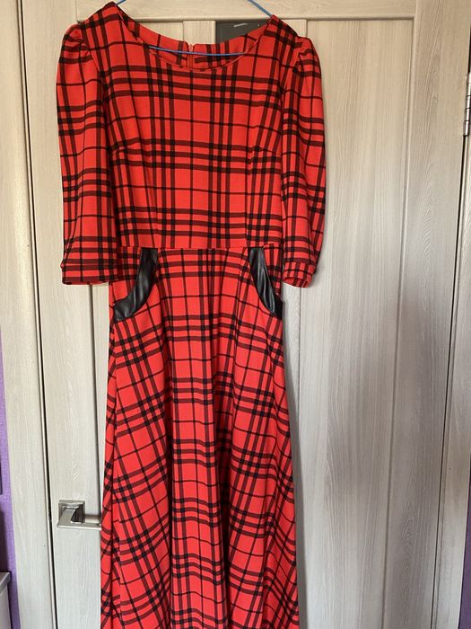 Плаття жіночі та дівчачі