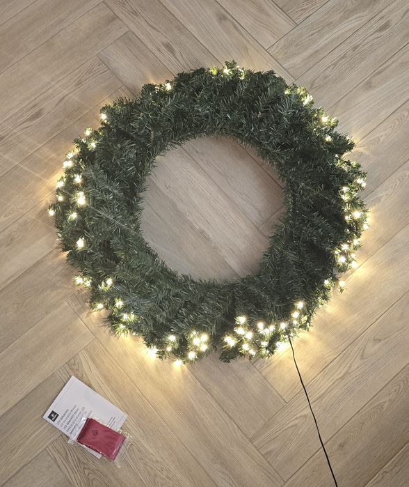 Tchibo sztuczny wieniec bożonarodzeniowy LED.