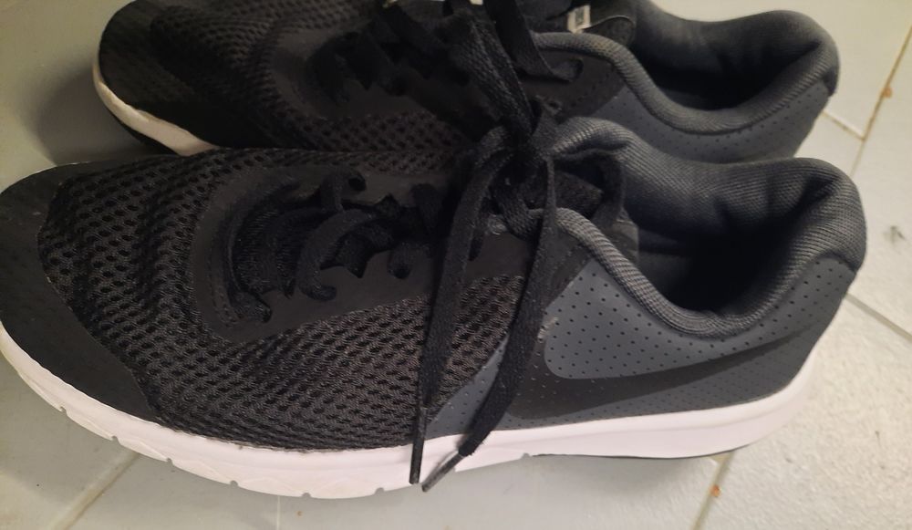 Sapatilhas pretas Nike Flex Experience RN5