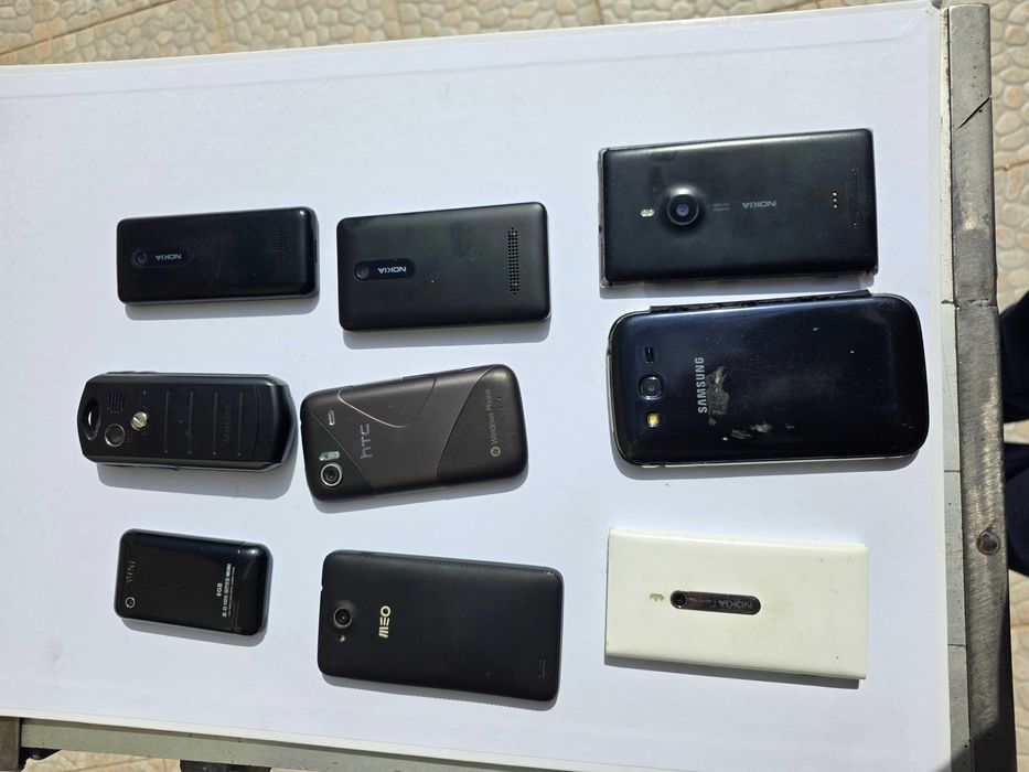 Lote de 8 Telemóveis Antigos