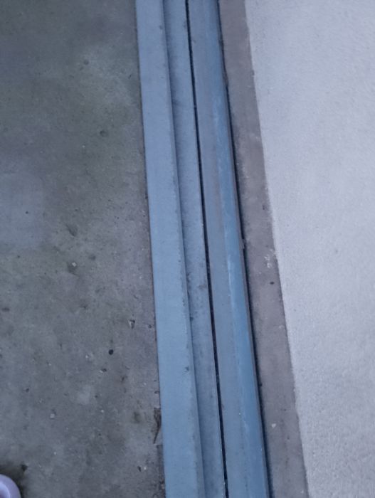 Продам уголок  Оцинковка 6метров  4/6/2