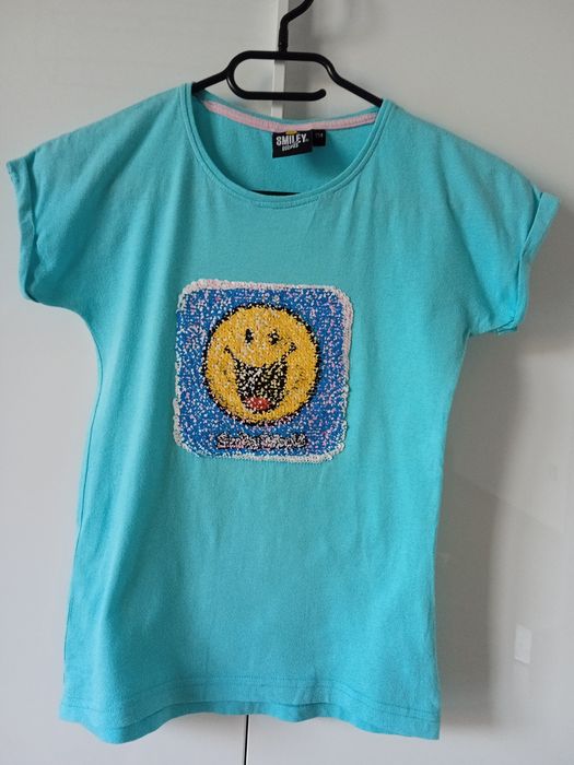 T-shirt z cekinami 134
