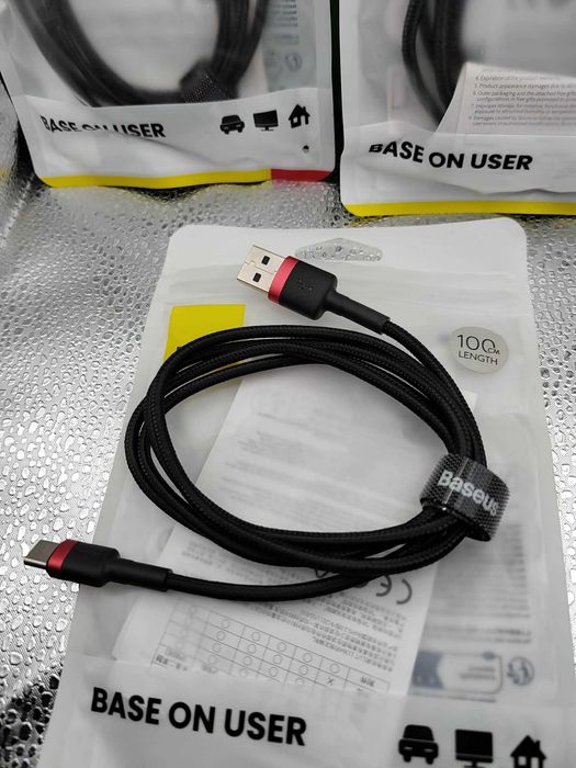 Ładowarki i kable do telefonów i samochodów – osobno i w zestawach