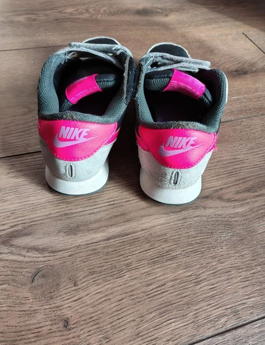 Buty na rzepy Nike 31