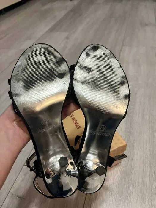 Czarne sandałki na szpilce, srebrny obcas, buty damskie 39