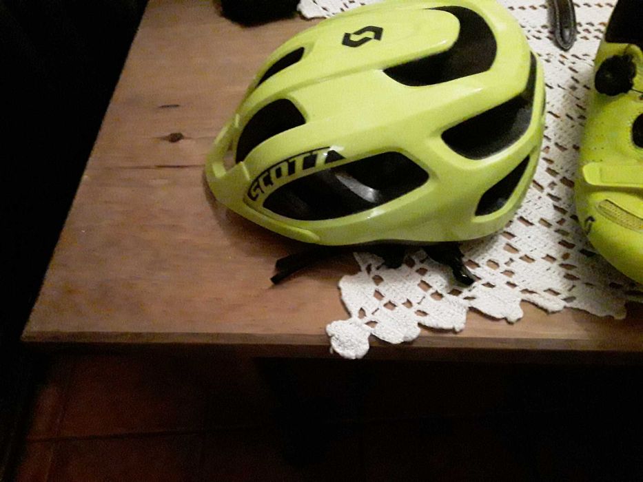 Sapatos e capacete scott