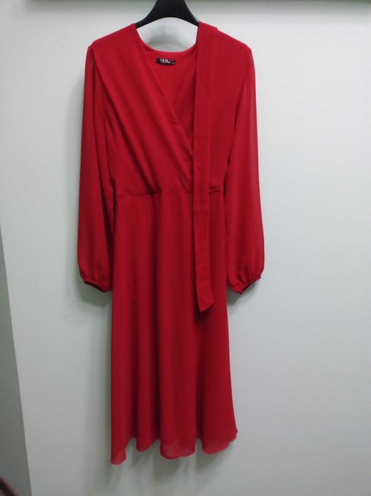 Elegancka sukienka MIDI czerwona