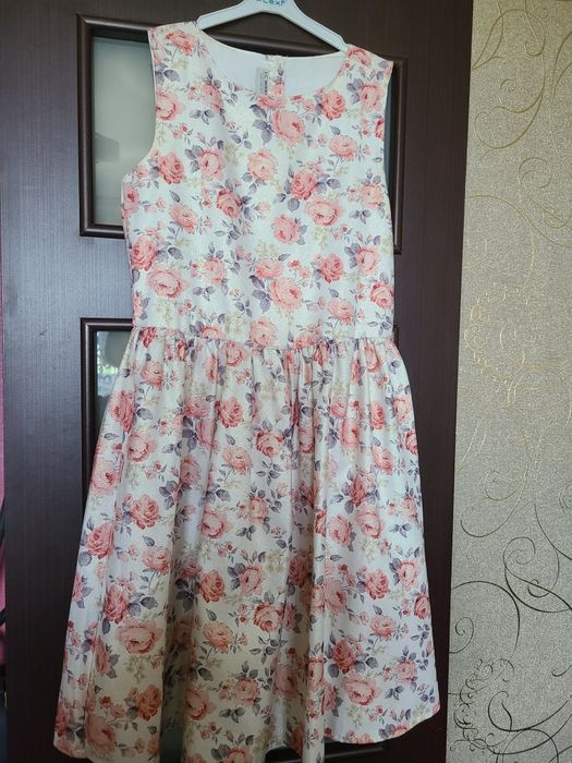 Випускне - нарядне плаття