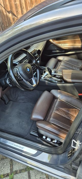 BMW 540i xDrive 340KM