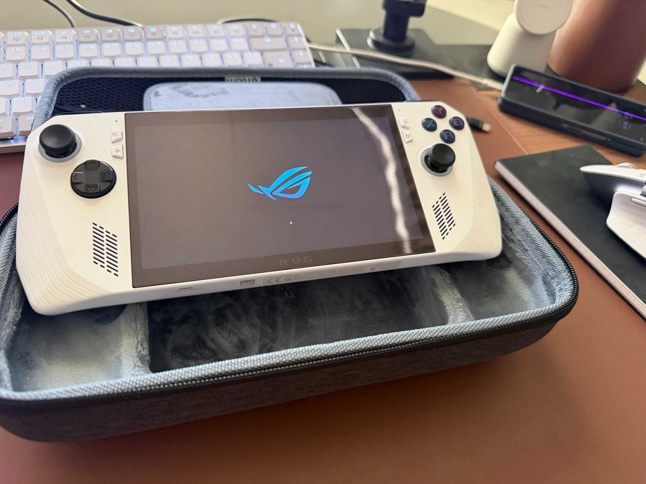 ROG Ally Z1 Extreme 512GB + Estojo + Carregador