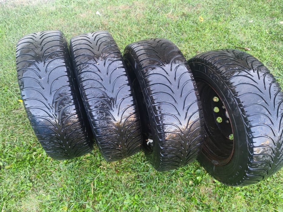 Opony zimowe bierznikowane 185/65 r14 na felgach stalowych