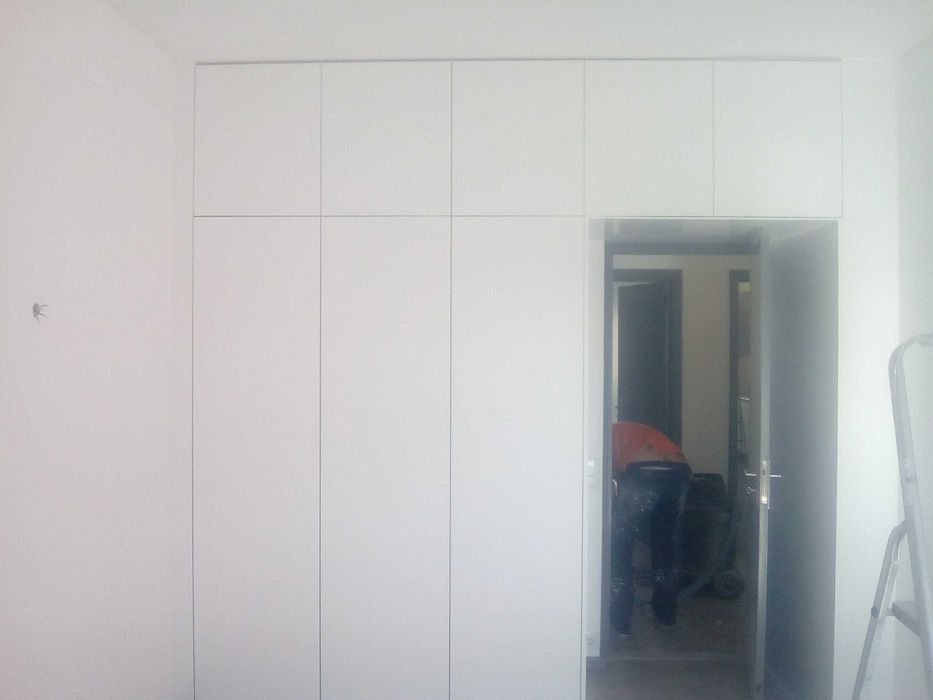 Cozinhas, roupeiros e portas de interiores