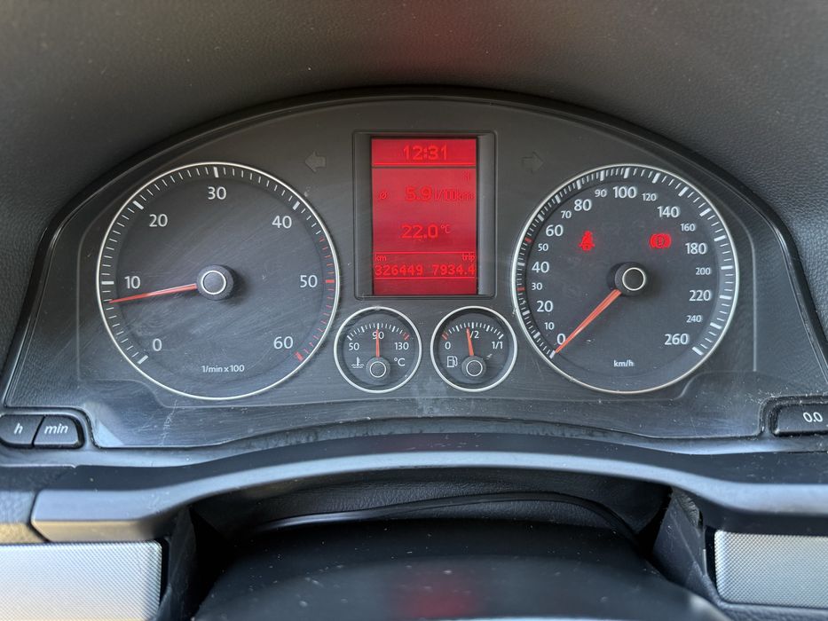 Volkswagem Golf bluemotion 1.9 TDI — photo 4