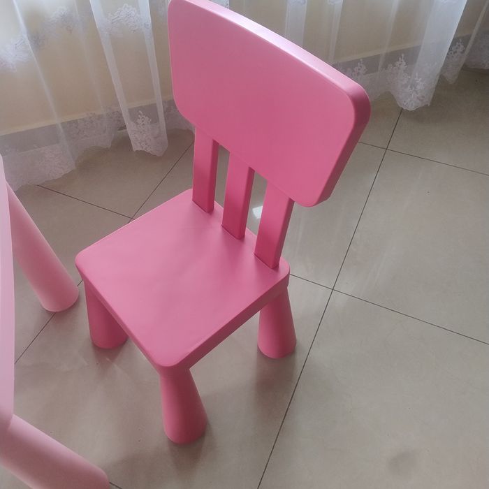 Stolik z krzesełkami Mamut z ikea