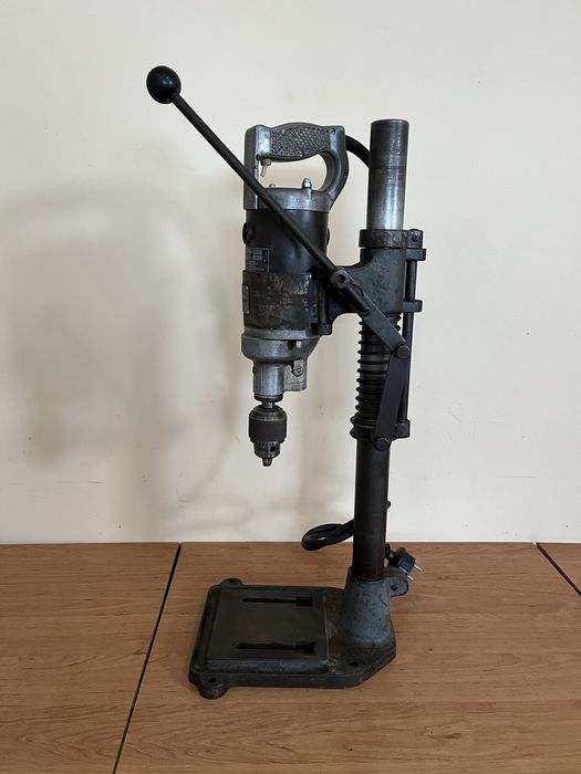 Stojak,statyw z oryginalną wiertarką