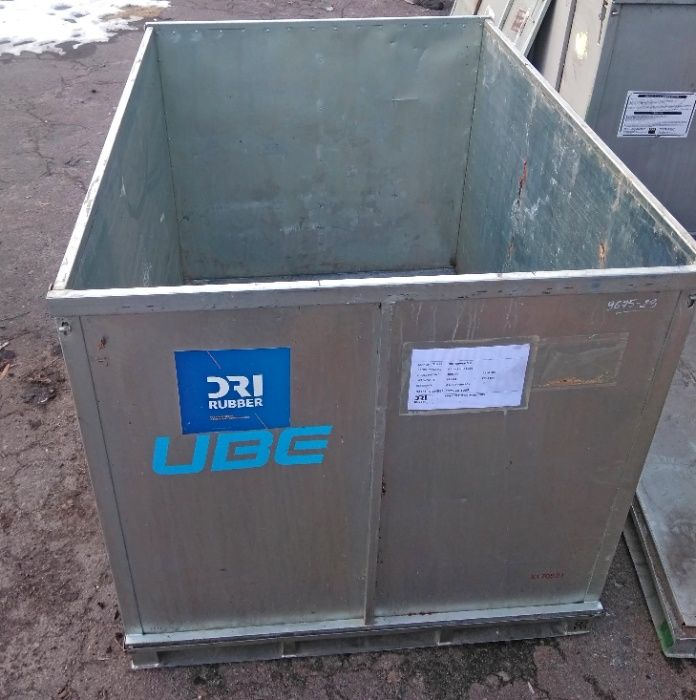 Контейнеры, ящики металлические для мусора, сырья, зерна 1,5м3, 1,3т