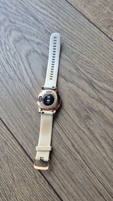 Garmin vivomove luxe 18k gold złoty