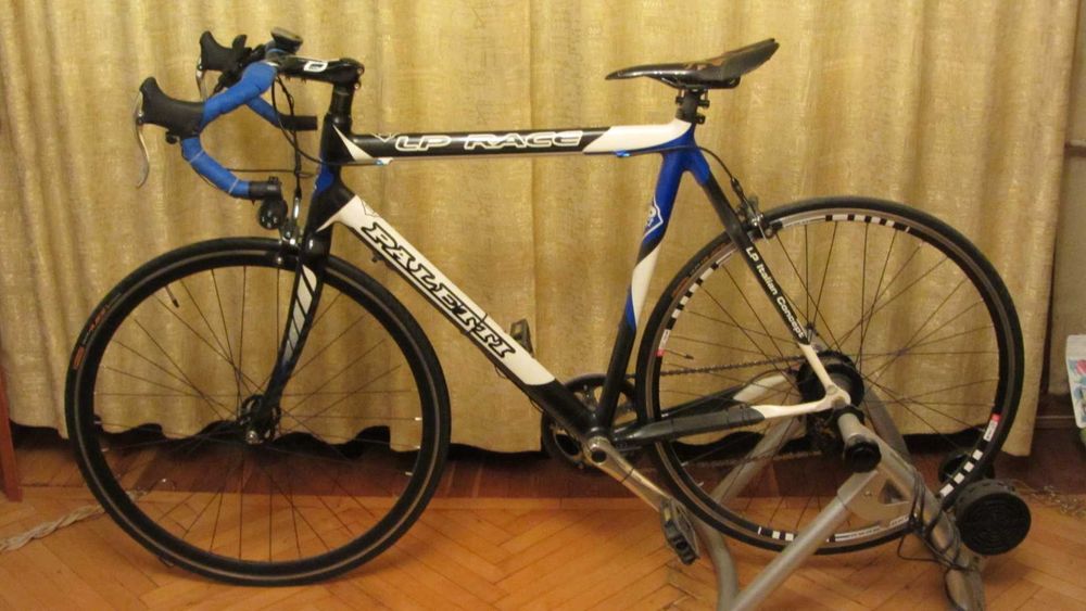 Итальянский карбоновый велосипед  Торг уместен