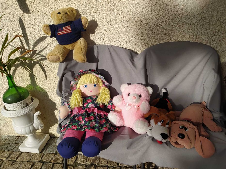 Peluches variados como novos