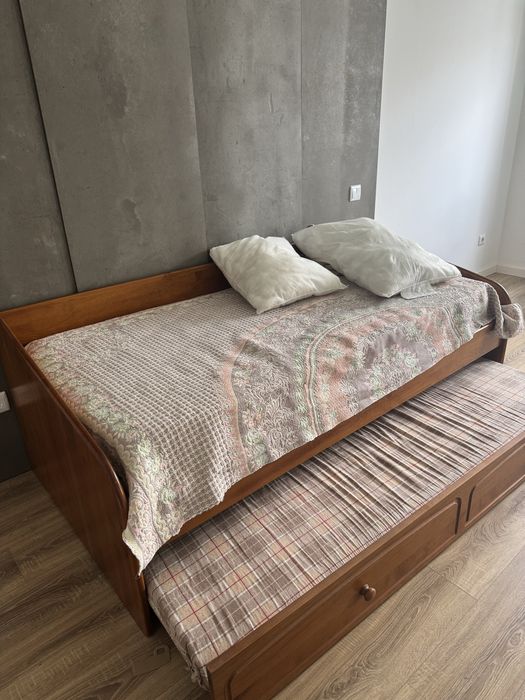 Cama dupla em madeira maciça