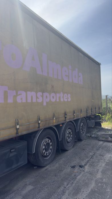 Semi reboques de lonas