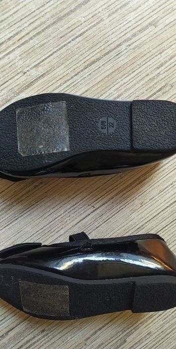 Primark- sliczne czarne balerinki lakierki 22 nowe