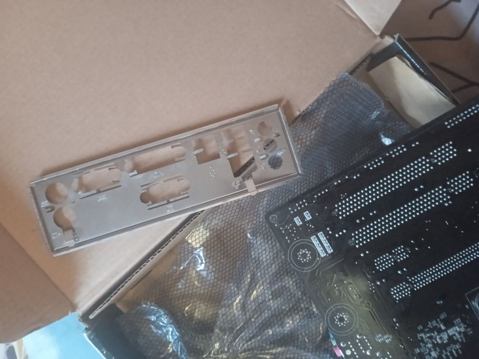 Продам нову материнську плату