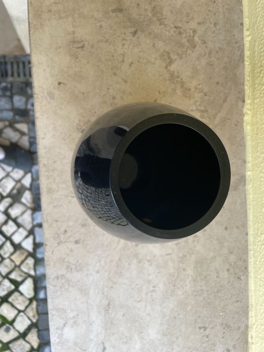 Conjunto de vaso e jarra em vidro (cor preto)