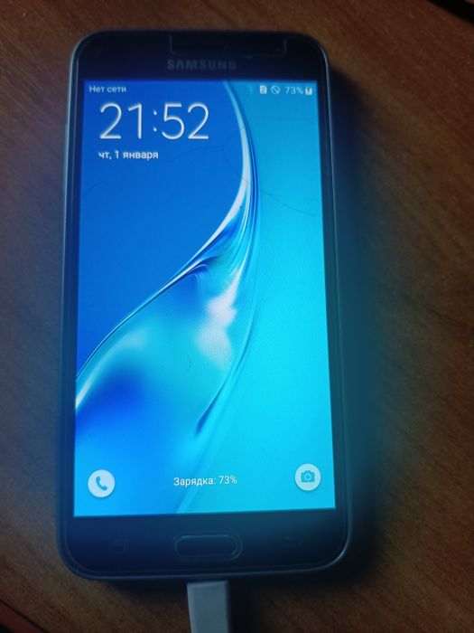 Продам телефон Samsung Galaxy j3