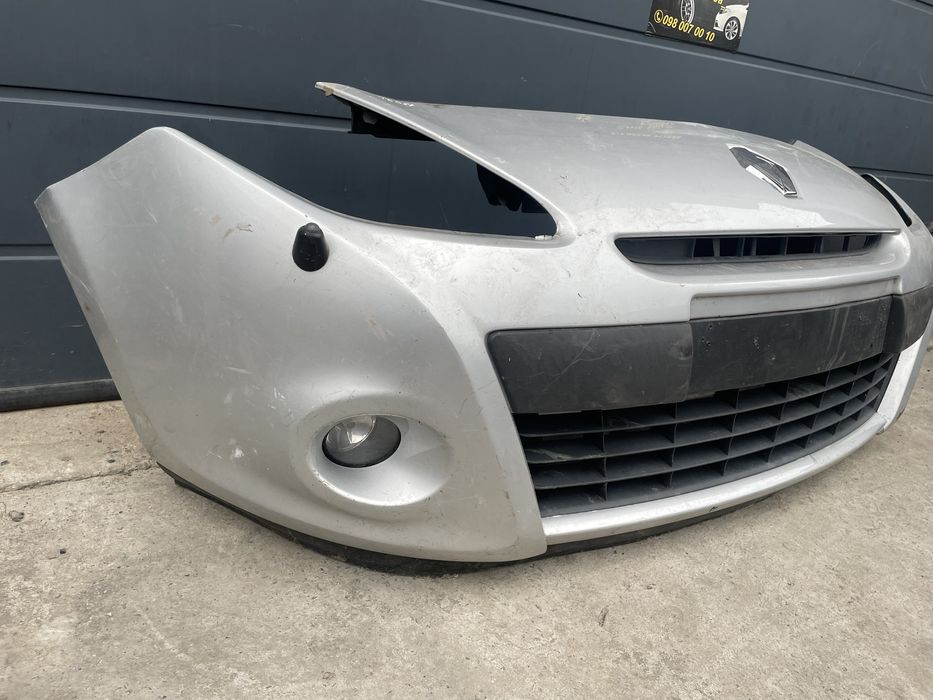 Бампер передній  Renault Clio3. 2009-2013 Рено Кліо