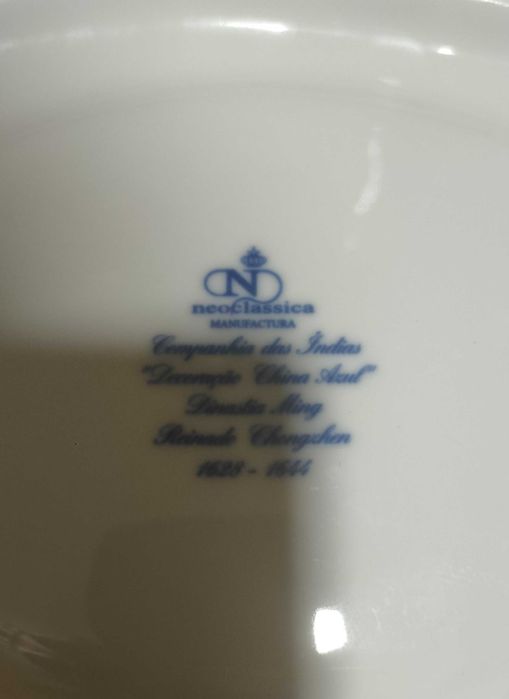 Prato de Cerâmica Neoclássica Manufactura