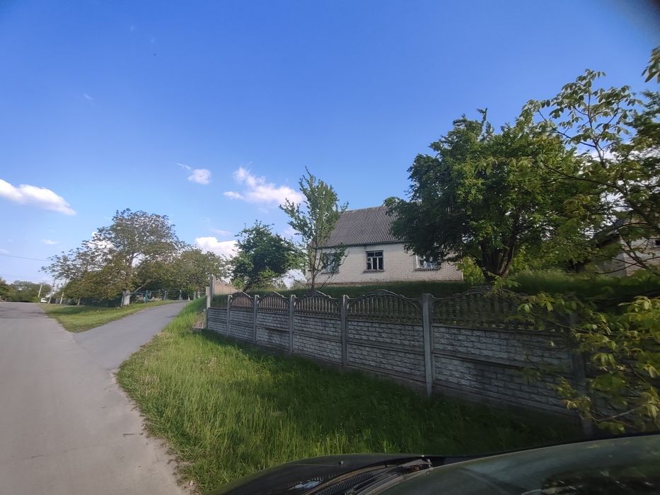 Продам будинок біля міста, с.Понебель