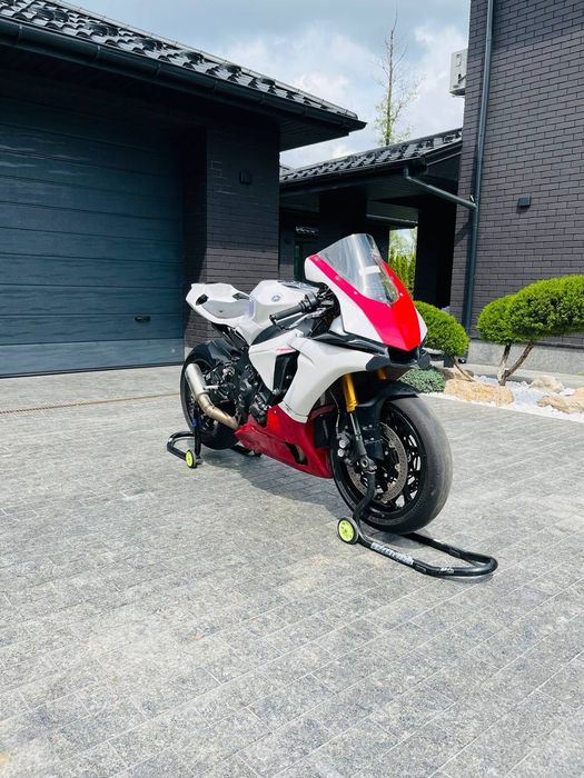Продам Yamaha R1 2018 року