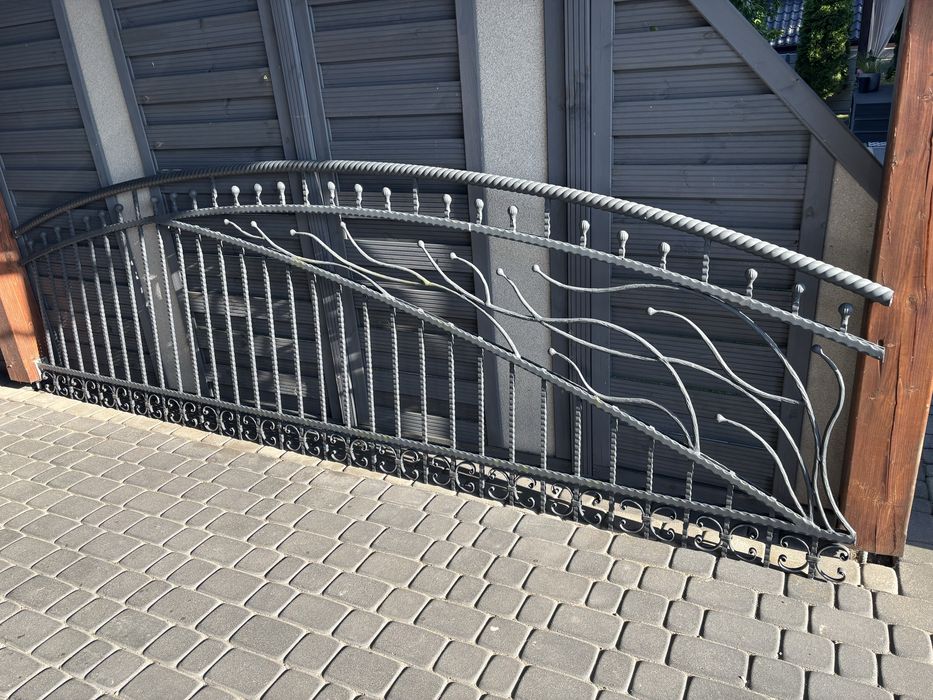 Elementy bramy kutej i furtki masywne