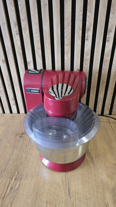 Robot kuchenny Professional MUM86R1 czerwony Bosch o mocy 1600 W