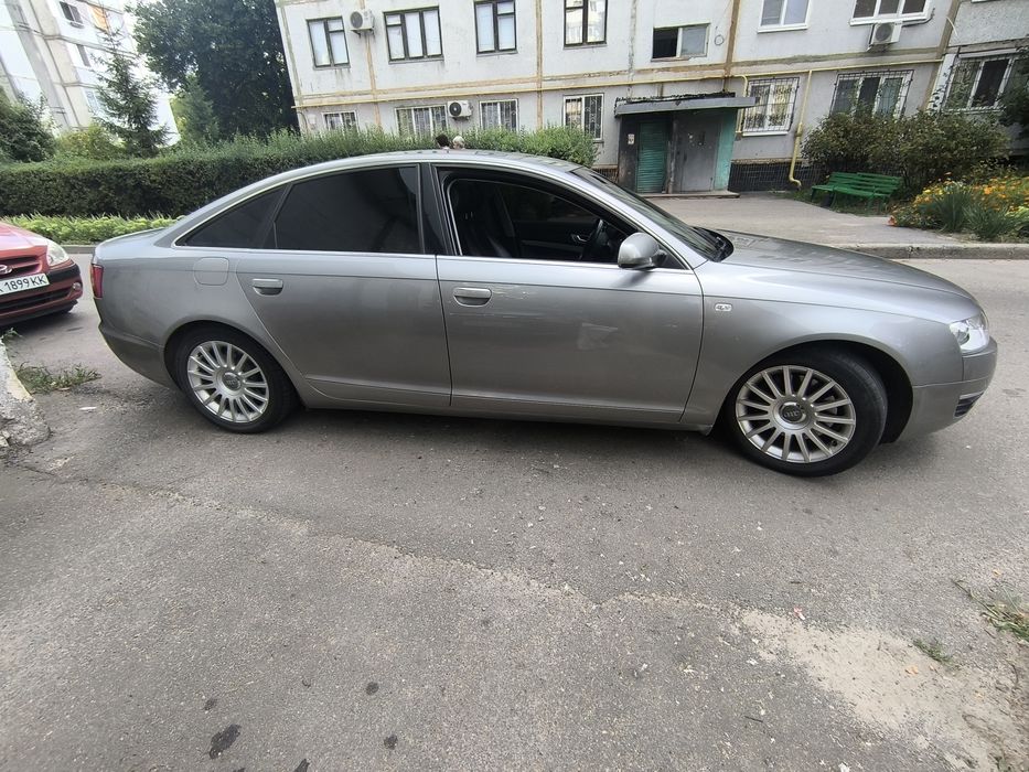 Ауді А 6С6 седан