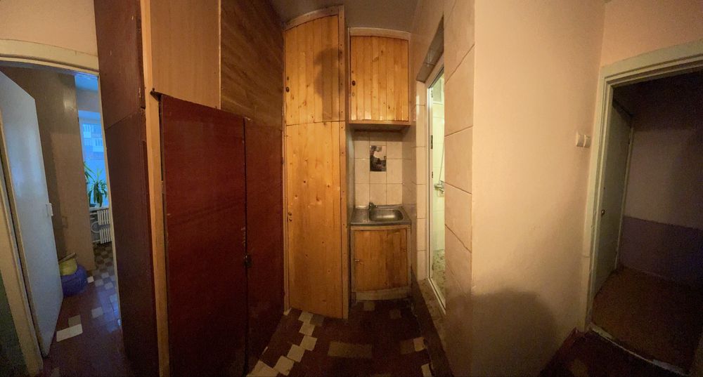 Кімната в гуртожитку не подалік макдоналдс