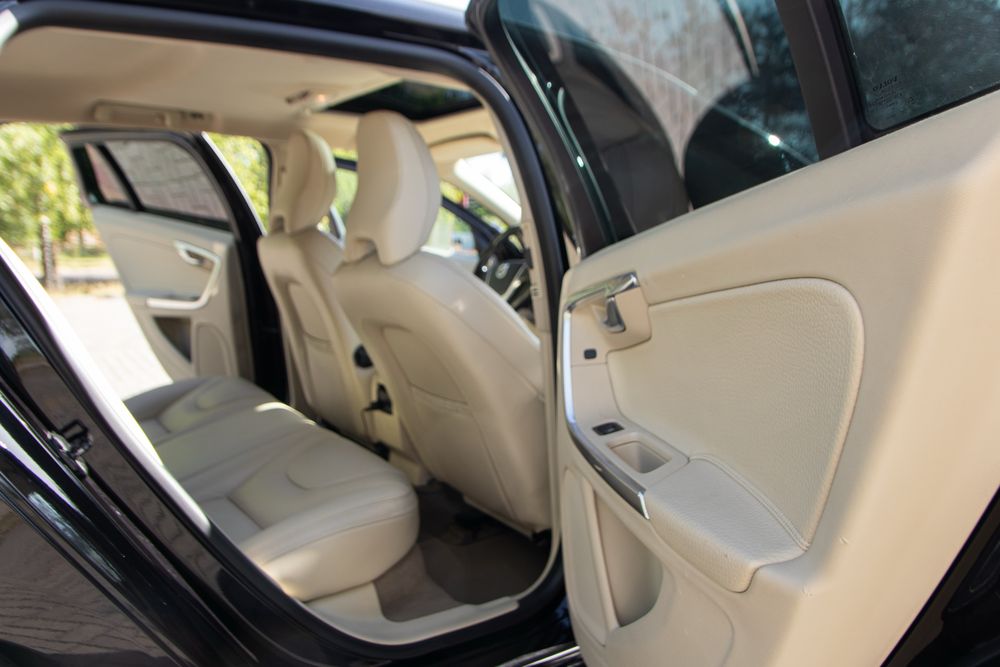 Volvo v60 2010 року 2.4 дизель