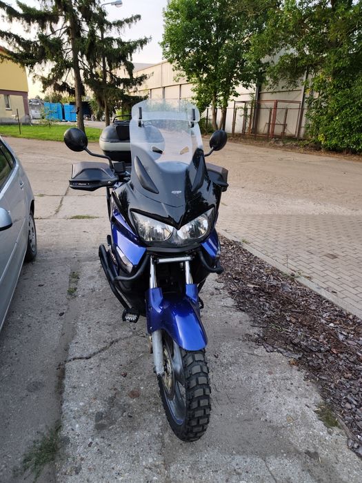 Honda Varadero  leovince wtrysk 2004 kufry ,2kpl.opon