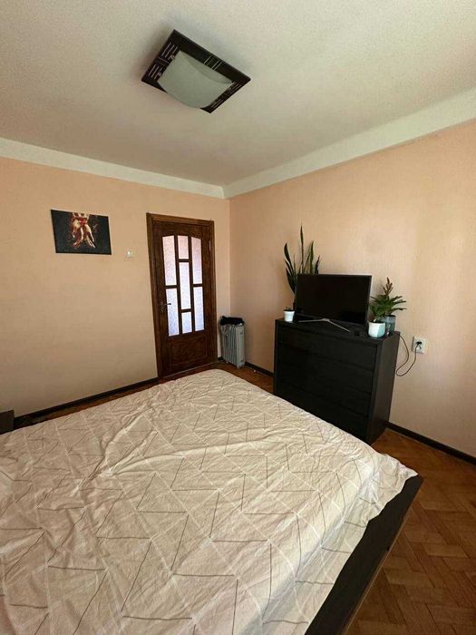 Продам трикімнатну квартиру в жилому стані (чешка), метро Нивки 5-7 хвилин, ДЕРЖПРОГРАМИ