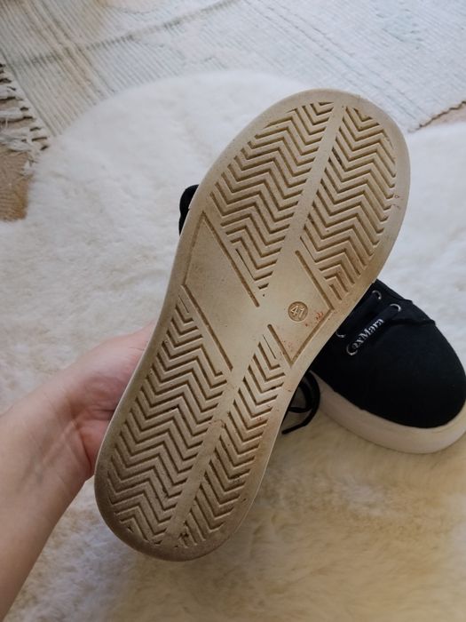 Жіночі кеди в стилі Max Mara