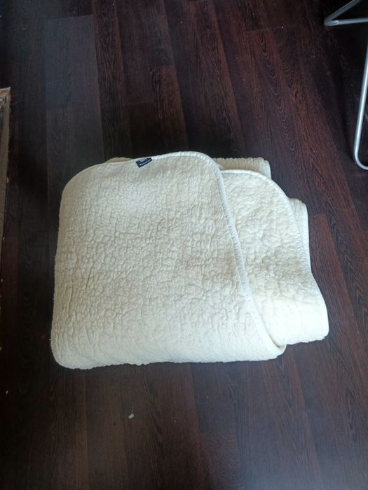 Koc wełniany bardzo duży rozmiar 150x180cm