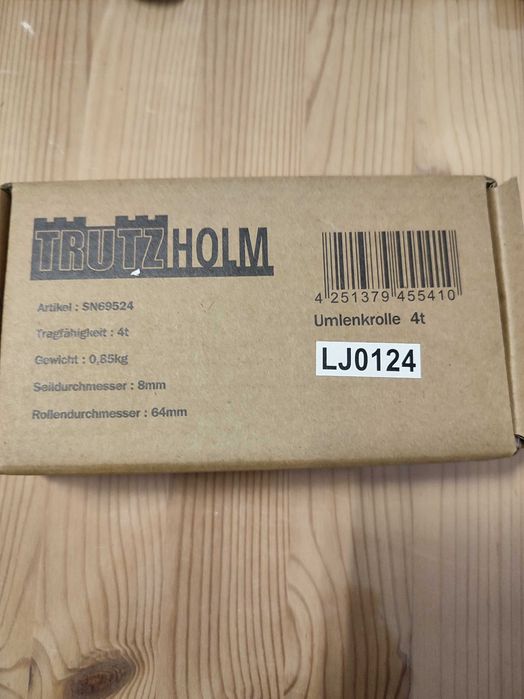 Vendo 3 roldanas novas.