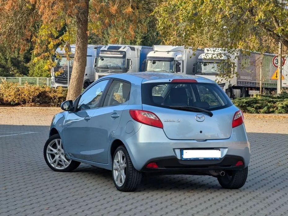 Mazda 2 Ładna Mazda 2  klimatronic 2008 r