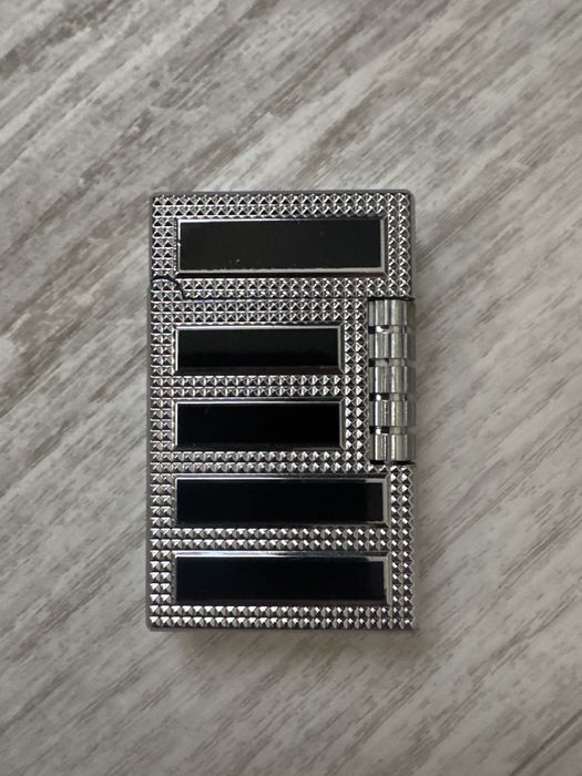 зажигалка с фирменым щелчком