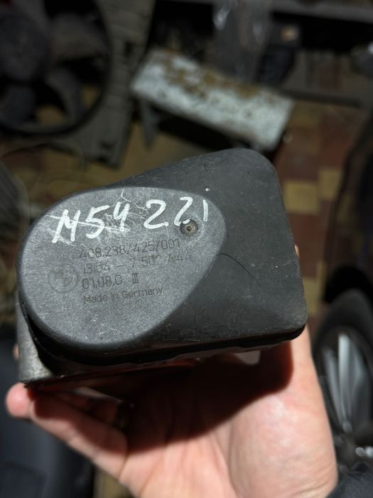 Продам дросельну заслонку  BMW M54B22