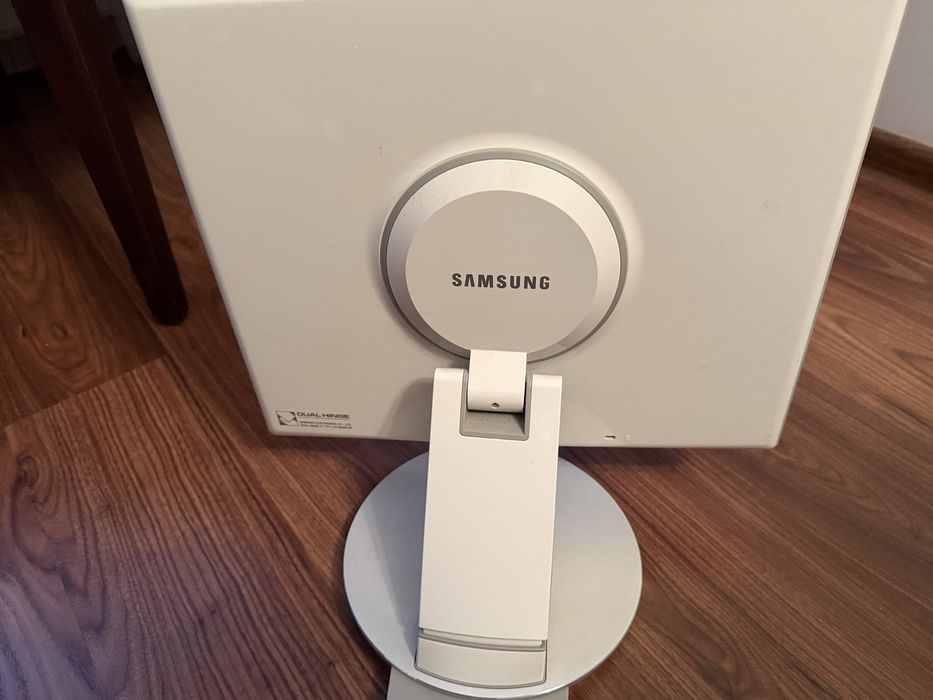 Монітор Samsung SyncMaster 173v (17”) Dual Hinge